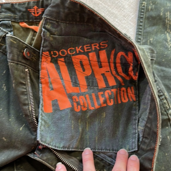 Dockers/Levi Strauss Alpha Green Graffiti Khaki Jeans size 34x32 Slim Tapered - Picture 3 of 16